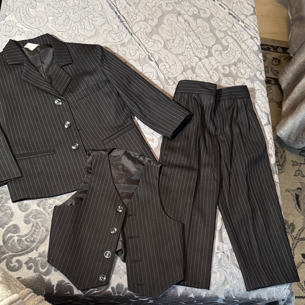 Boys toddler Black Pinstripe 3 piece Suit Set unbranded size 3